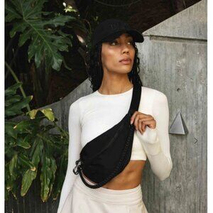 NWT BEIS Sport Pack in Black